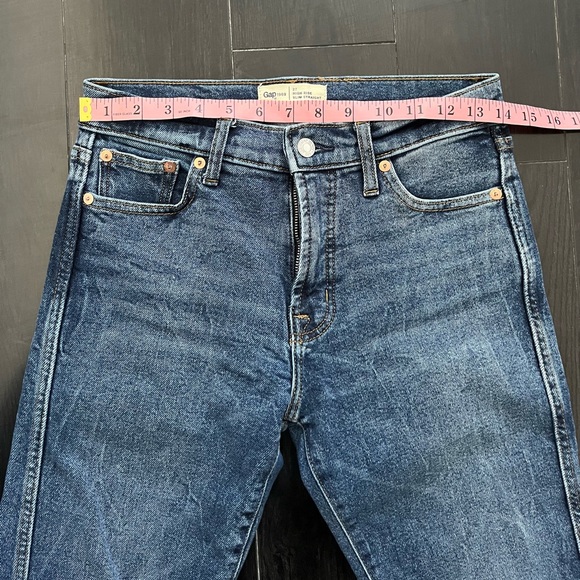 GAP High Rise Slim Straight Jean - Picture 4 of 8